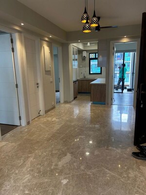 Parking in 3 BHK Apartment at Signature Global City 63A, Sector 63a – for Rent