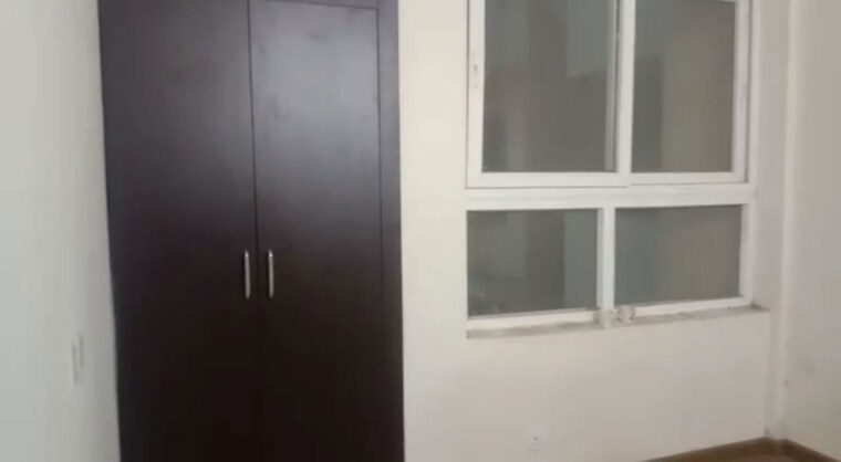 Room, bptp-spacio-park-serene 2.5 Bedroom 1358 Sq.Ft. Apartment In Sector 37d Gurgaon 10325399