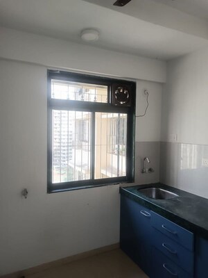 Room in 1 BHK Apartment at Highland Pearl, Thane West – for Rent