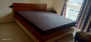 3 BHK Apartment For Rent in Sheth Vasant Lawns, Laxmi Nagar