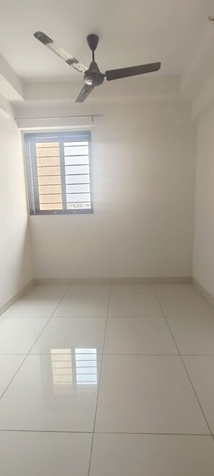 Room in 2.5 BHK Apartment at Nanded Kalashree, State Bank Nagar – for Sale