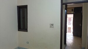 Room in 1 BHK Builder Floor at Vaishali Sector 3 – for Rent
