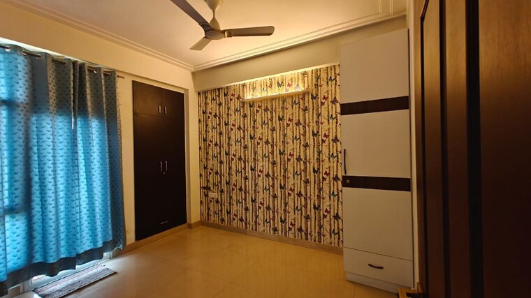 Room, amrapali-crystal-homes 3 Bedroom 1375 Sq.Ft. Apartment In Sector 76 Noida 10325492