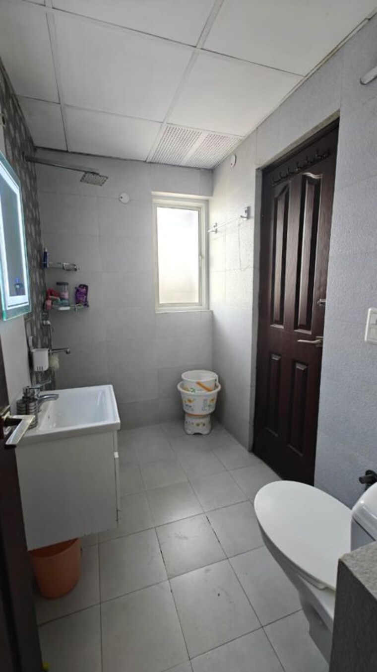 Bathroom, amrapali-crystal-homes 3 Bedroom 1375 Sq.Ft. Apartment In Sector 76 Noida 10325492
