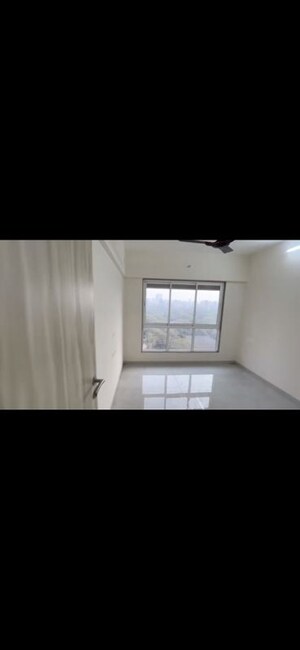 Room in 2 BHK Apartment at Mahaveer Solitaire Edge, Kandivali East – for Rent
