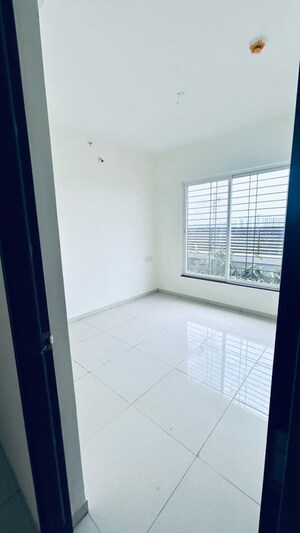 Room in 2 BHK Apartment at Kolte Patil Life Republic, Hinjewadi – for Rent