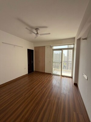 Room in 3 BHK Apartment at Mahagun My Woods, Sector 16c Greater Noida – for Rent