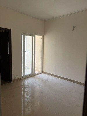 Room in 3 BHK Apartment at Mahagun My Woods, Sector 16c Greater Noida – for Rent