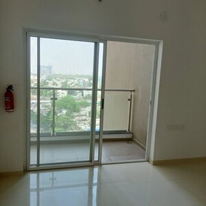 Room in 2 BHK Apartment at Runwal The Central Park, Anand Nagar Chinchwad – for Rent