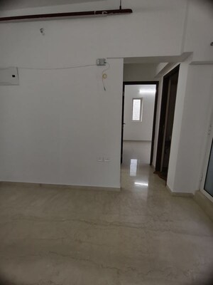 Room in 1 BHK Apartment at Omkar Signet, Malad East – for Rent