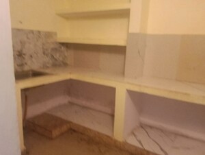 Furnished Amenities in 1 BHK Independent House at Aliganj – for Rent