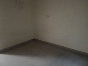 Room in 1 BHK Independent House at Aliganj – for Rent