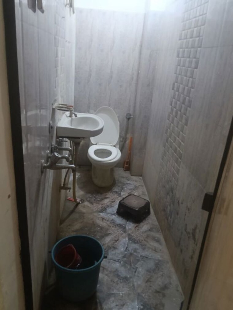 Bathroom, aliganj 1 Bedroom 1000 Sq.Ft. Independent House In Aliganj Lucknow 10325620
