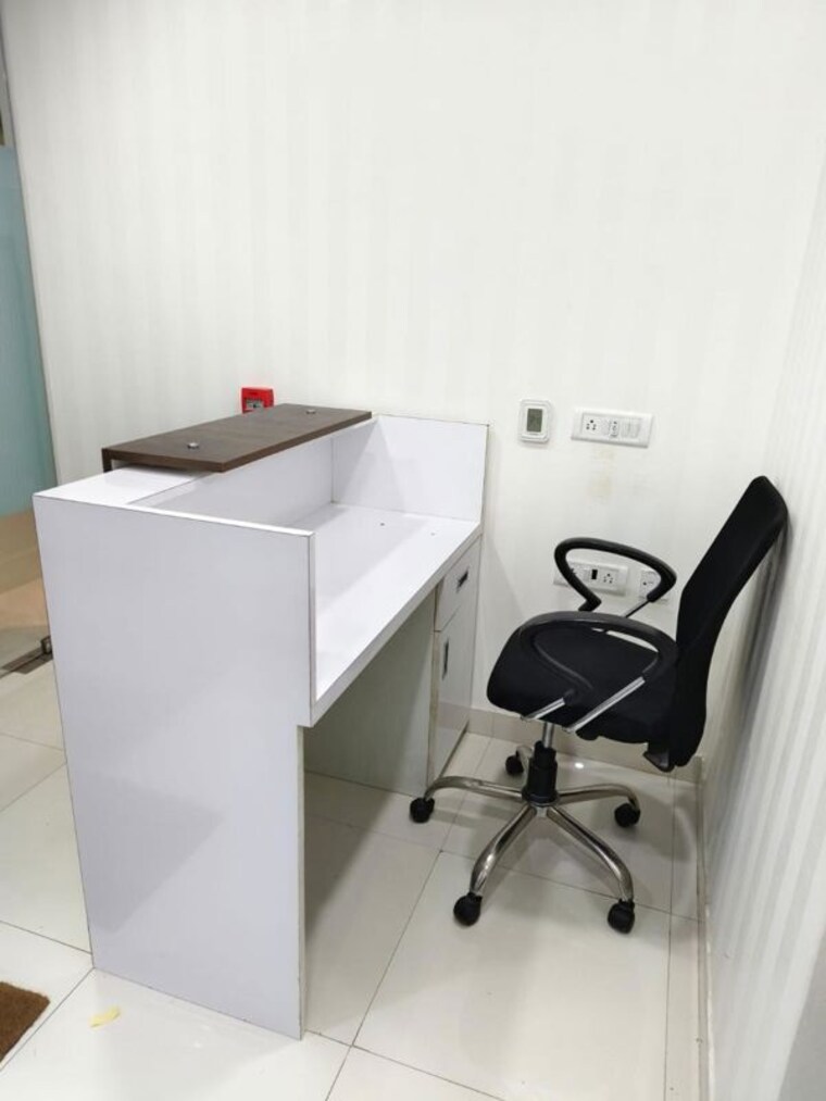 Team Area, advant-navis-business-park Commercial Office Space 2700 Sq.Ft. In Sector 142 Noida 10325651