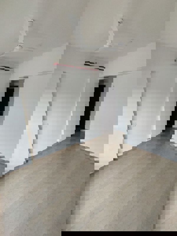 3 BHK 1050 Sq.Ft. Apartment in Sheth Vasant Oasis