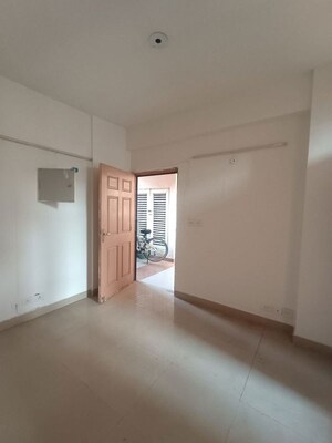 Room in 2 BHK Apartment at Supertech Cape Town, Sector 74 – for Rent