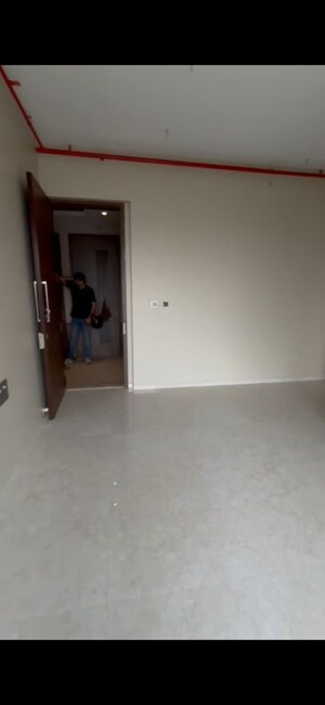 Room in 2 BHK Apartment at Kabra Diamante, Goregaon West – for Rent