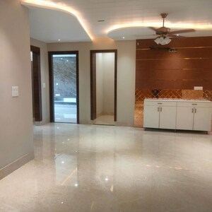 Room in 2 BHK Builder Floor at Sector 16 A – for Rent