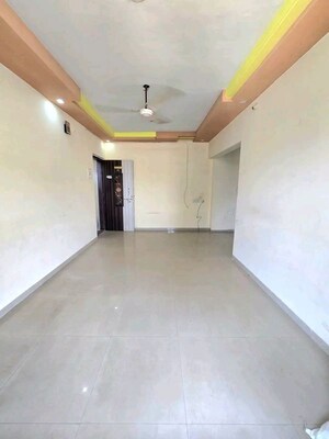 Room in 2 BHK Apartment at Jeevdani Oakwood, Nalasopara West – for Rent