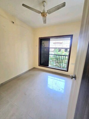 Room in 2 BHK Apartment at Jeevdani Oakwood, Nalasopara West – for Rent