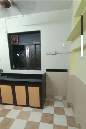 Furnished Amenities in 1 RK Apartment at Pratiksha CHS Santacruz, Santacruz East – for Rent
