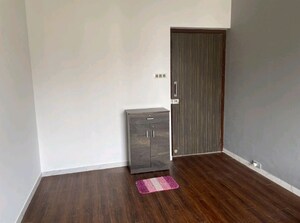 Room in 2 BHK Apartment at Larkins Pride Palms, Kolshet Road – for Rent