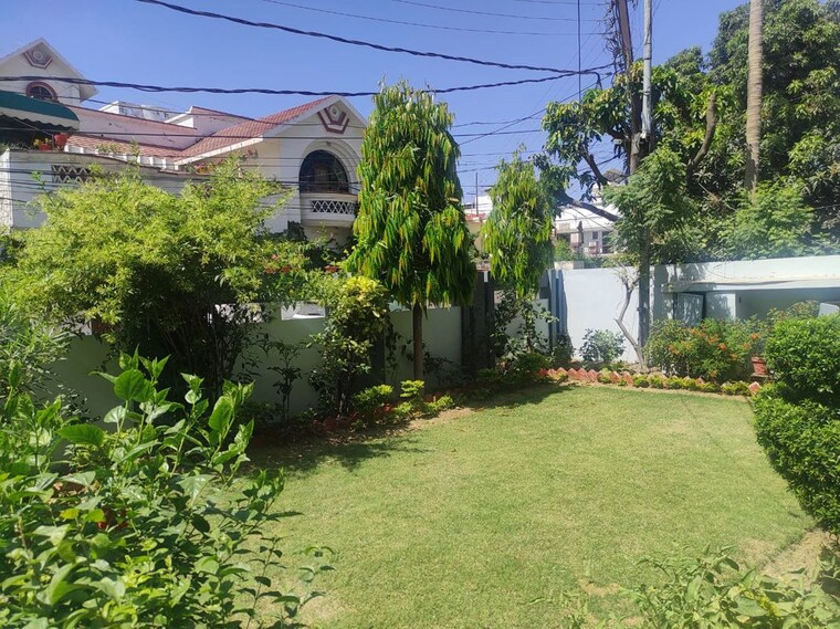 Garden, niralanagar 6+ Bedroom 7000 Sq.Ft. Villa In Niralanagar Lucknow 10325786