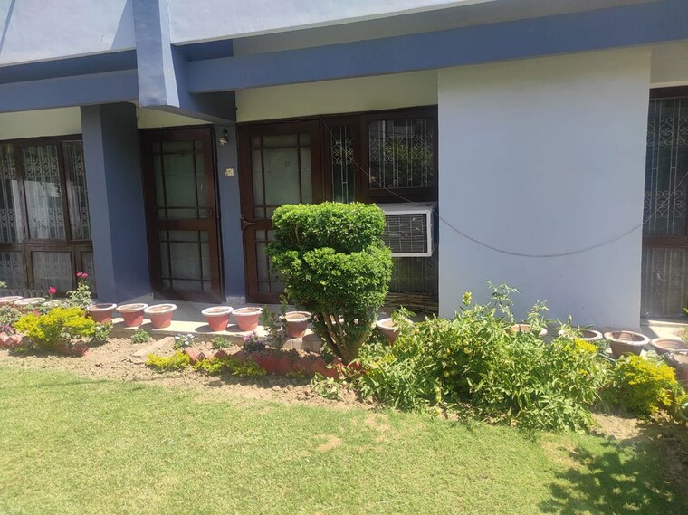 Garden, niralanagar 6+ Bedroom 7000 Sq.Ft. Villa In Niralanagar Lucknow 10325786