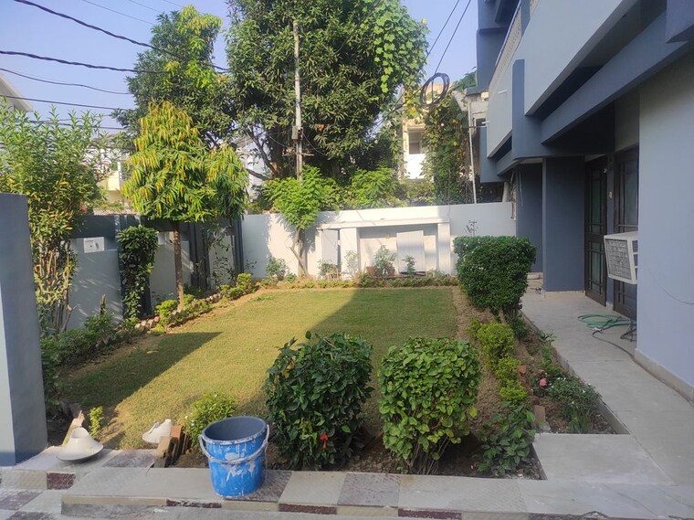 Garden, niralanagar 6+ Bedroom 7000 Sq.Ft. Villa In Niralanagar Lucknow 10325786
