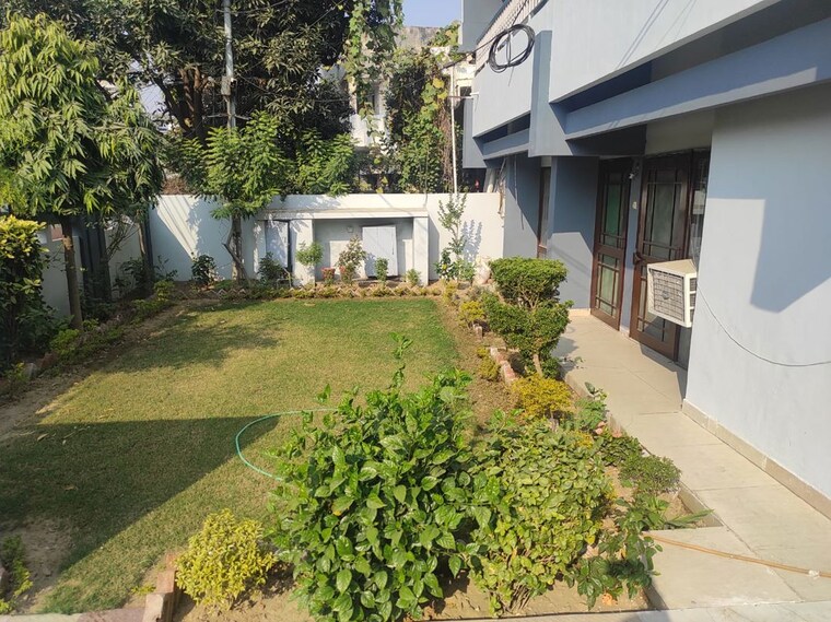 Garden, niralanagar 6+ Bedroom 7000 Sq.Ft. Villa In Niralanagar Lucknow 10325786