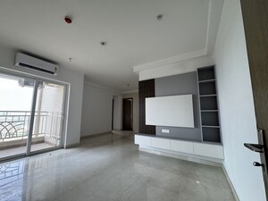 Room in 2.5 BHK Apartment at The Center Court Prime, Sector 88a – for Rent