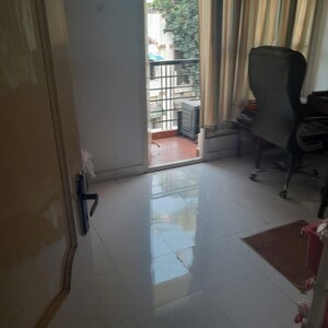 Team Area in 2 BHK Apartment at Cooke Town – for Sale