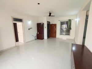 Room in 2.5 BHK Apartment at Reliable Lake Dew Residency, Haralur Road – for Rent