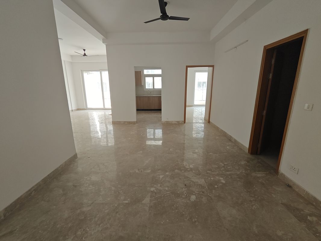 4 BHK + Basement 2812 Sq.Ft. Apartment in SS Linden