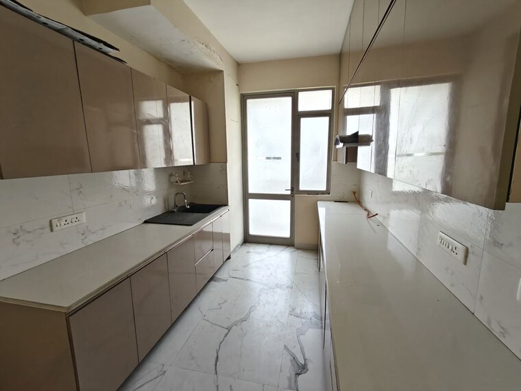 Kitchen, vatika-city-homes 3 Bedroom 1790 Sq.Ft. Apartment In Sector 83 Gurgaon 10325935