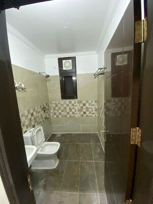 Bathroom in 3 BHK Apartment at Kalpataru Vista, Sector 128 – for Rent