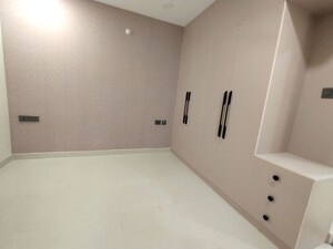 Room in 3 BHK Apartment at SMR Vinay Iconia Hyderabad, Kondapur – for Rent