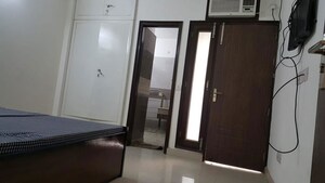 Building Lobby in 2.5 BHK Builder Floor at Rama Apartments Noida, Sector 49 – for Rent