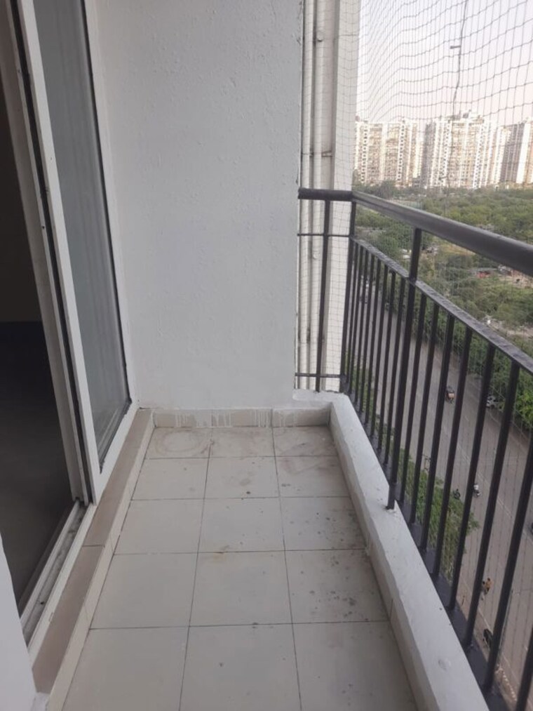 Balcony, aditya-celebrity-homes 1 Bedroom 550 Sq.Ft. Apartment In Sector 76 Noida 10325983