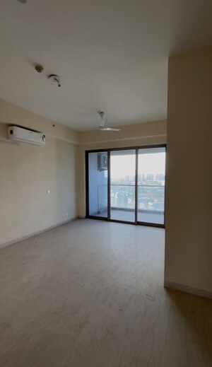 Room in 4 BHK Apartment at Paras Dews, Sector 106 – for Rent