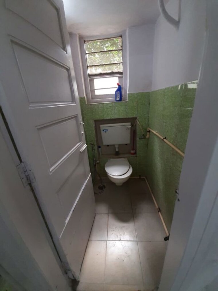 Bathroom, sai-prasad-malad-west 1 Bedroom 410 Sq.Ft. Apartment In Malad West Mumbai 10326006