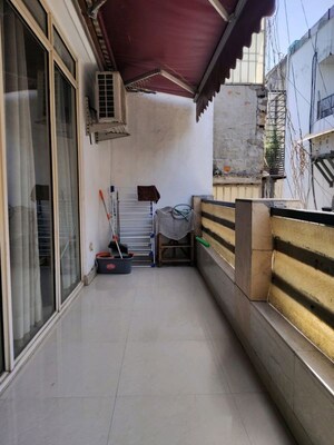 Balcony in 3 BHK Builder Floor at Delhi Cantonment – for Rent