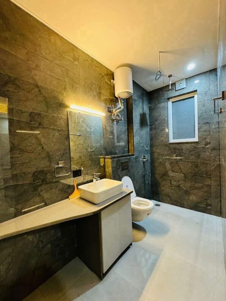 Bathroom, medi city 3 Bedroom 160 Sq.Yd. Builder Floor In Medi City Gurgaon 10326015