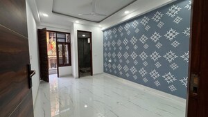 Room in 3 BHK Apartment at Chattarpur – for Rent