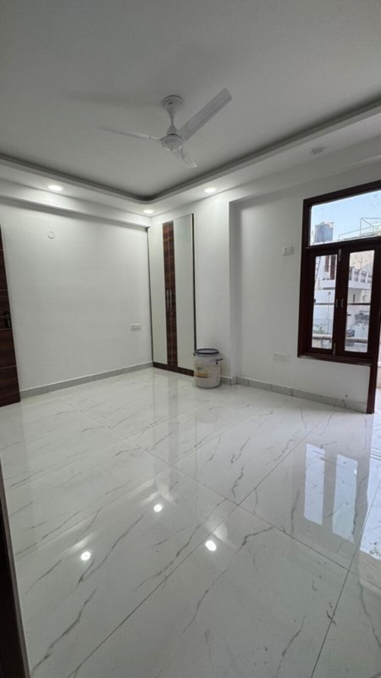 Room, chattarpur 3 Bedroom 1300 Sq.Ft. Apartment In Chattarpur Delhi 10326023