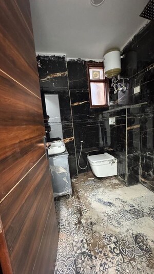 Gym in 3 BHK Apartment at Chattarpur – for Rent