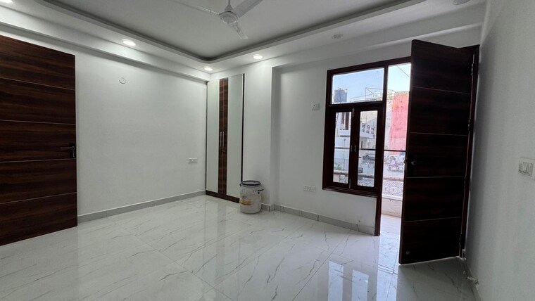 Room, chattarpur 3 Bedroom 1300 Sq.Ft. Apartment In Chattarpur Delhi 10326023