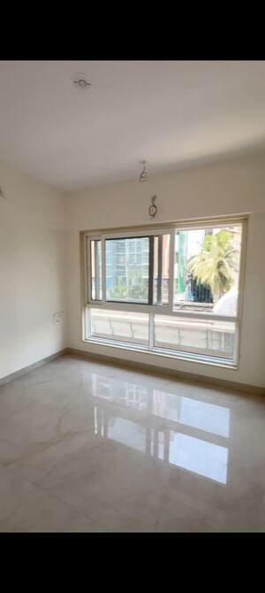 Room in 1 BHK Apartment at Kaveri Tower Andheri West, Andheri West – for Rent