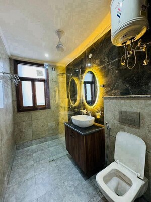 Gym in 4 BHK Builder Floor at Sushant Lok Iii – for Rent