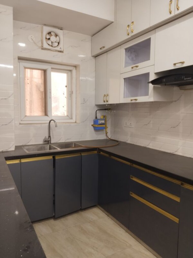 Kitchen, sarita vihar 3 Bedroom 1800 Sq.Ft. Builder Floor In Sarita Vihar Delhi 10326005